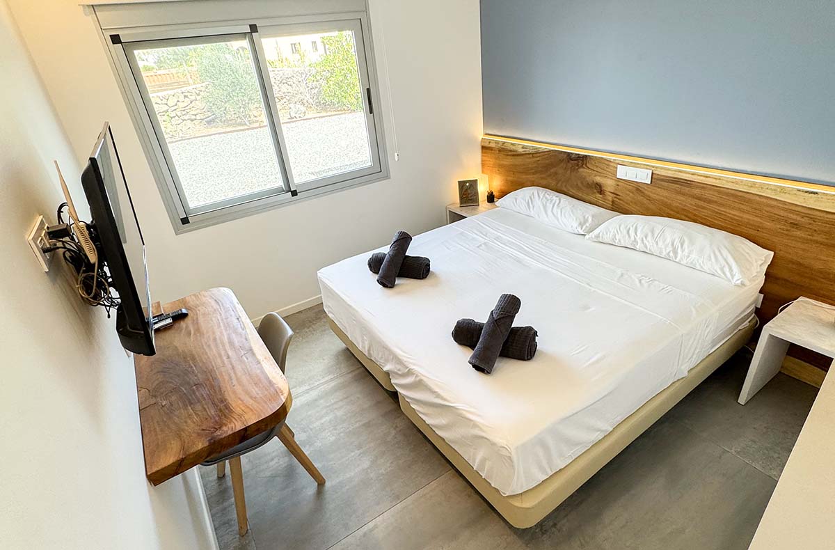 Surfcamp Fuerteventura (7 Nächte - 2er Zimmer) - Surfen. Atmen. Entspannen. Erwache auf Fuerteventura. in Lajares Erlebniscamps online kaufen