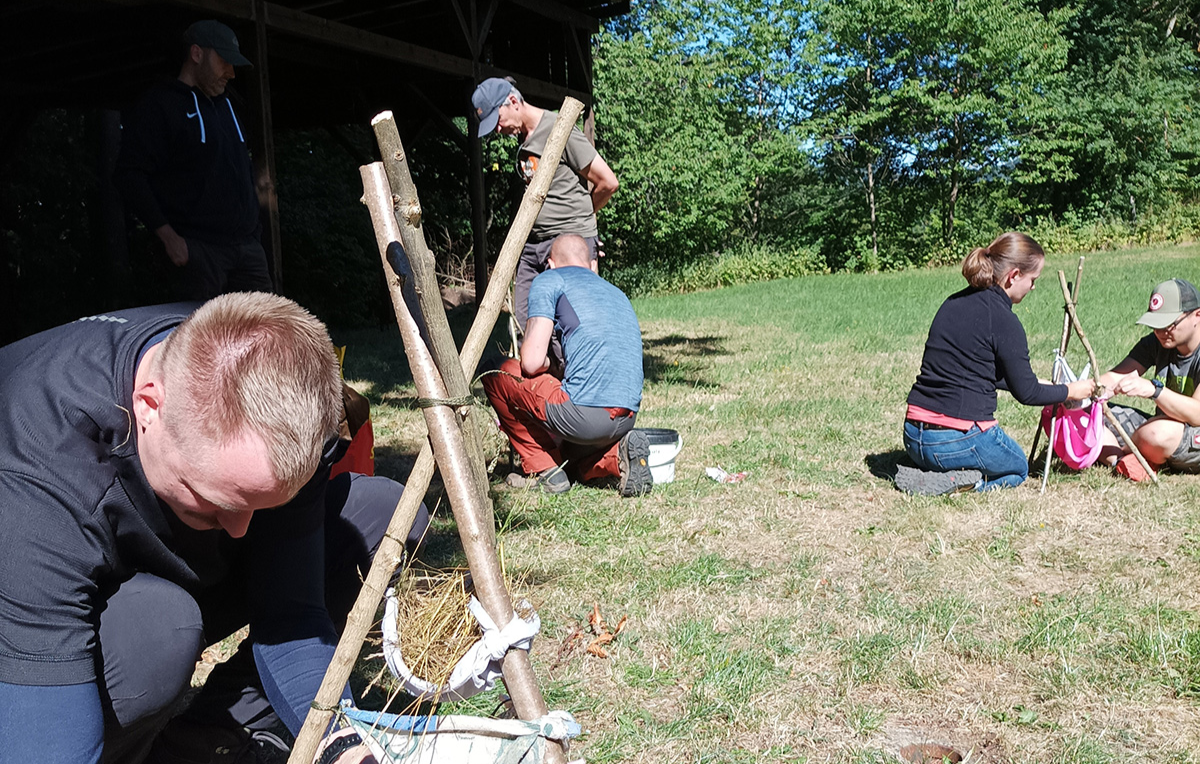 Survival Camp (3 Tage) - Entfache dein Abenteuer im Survival-Camp! in Rhönklubhütte Simmershausen,Lichterfeld Erlebniscamps online kaufen