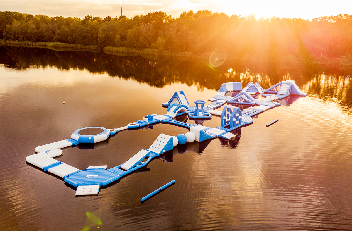 Wasser Kletterpark Oyten - Klettern, Rutschen und Springen auf dem Wasser Kletterkurse / Kletterwälder online kaufen