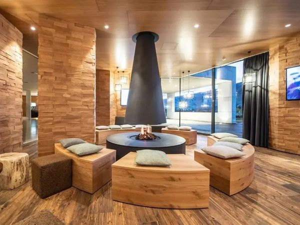 Wellness am Fuße des Gletschers - 5 Tage TAUERN SPA mit Frühstück in Kaprun Urlaub online kaufen Wellness am Fuße des Gletschers - 5 Tage TAUERN SPA mit Frühstück in Kaprun Urlaub online kaufen