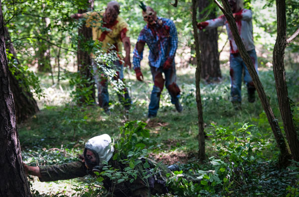 Zombie Survival Event - Zombie-Alarm! Überlebenskampf im Wald in Berlin Erlebniscamps online kaufen Zombie Survival Event - Zombie-Alarm! Überlebenskampf im Wald in Berlin Erlebniscamps online kaufen